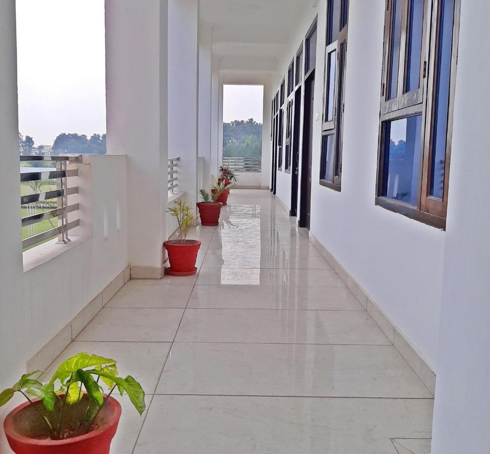 Bindiram Express By Shrigo Hotels Sitapur Muafi 外观 照片