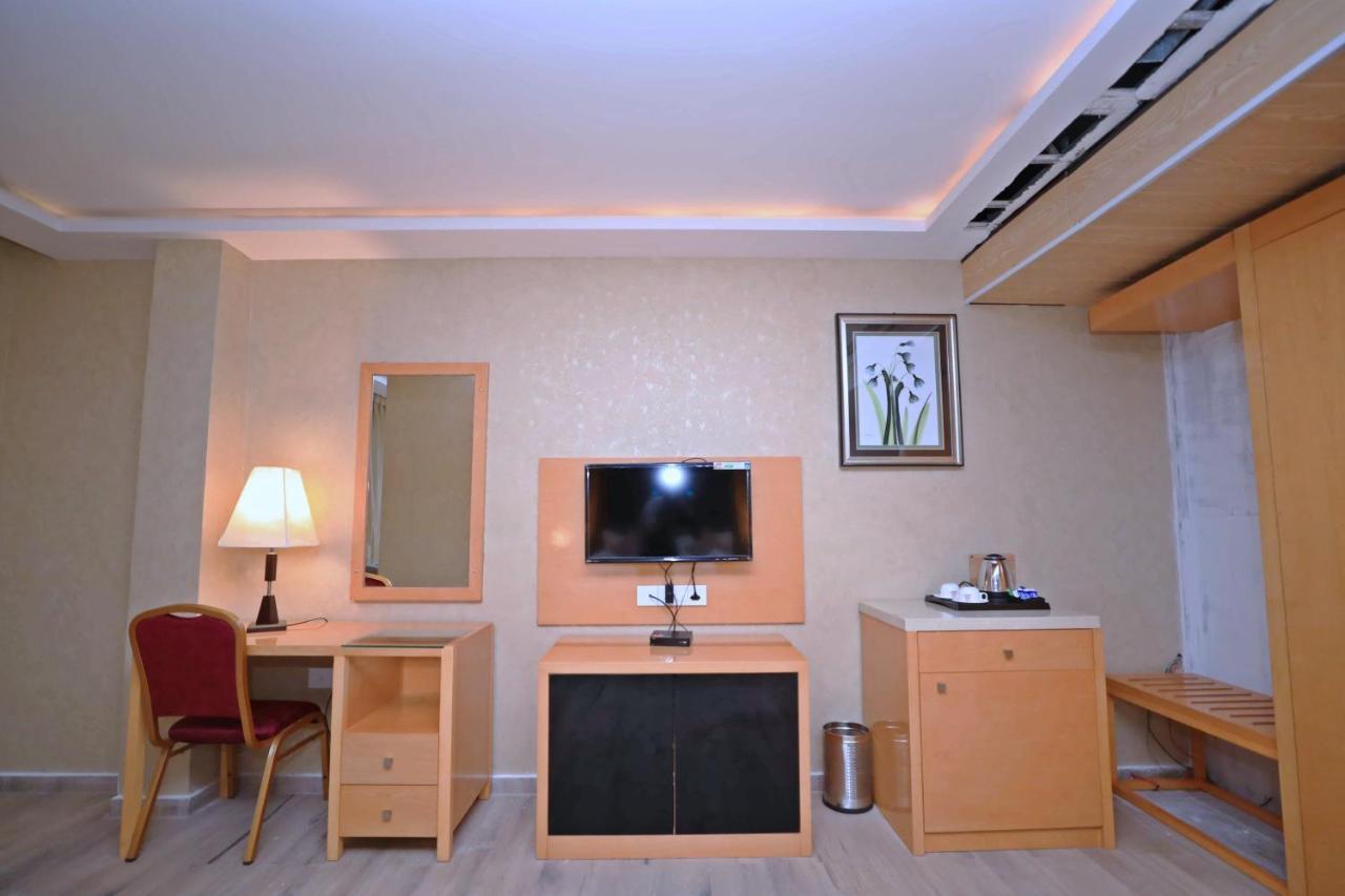 Bindiram Express By Shrigo Hotels Sitapur Muafi 外观 照片
