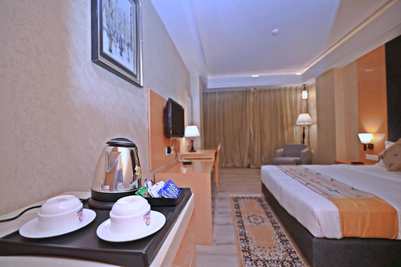 Bindiram Express By Shrigo Hotels Sitapur Muafi 外观 照片